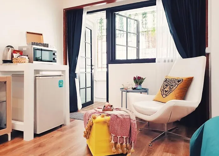 Double Studio, Private Bath & Balcony, Shared Kitchen With Local Family By Pillows & Purrs Bangkok